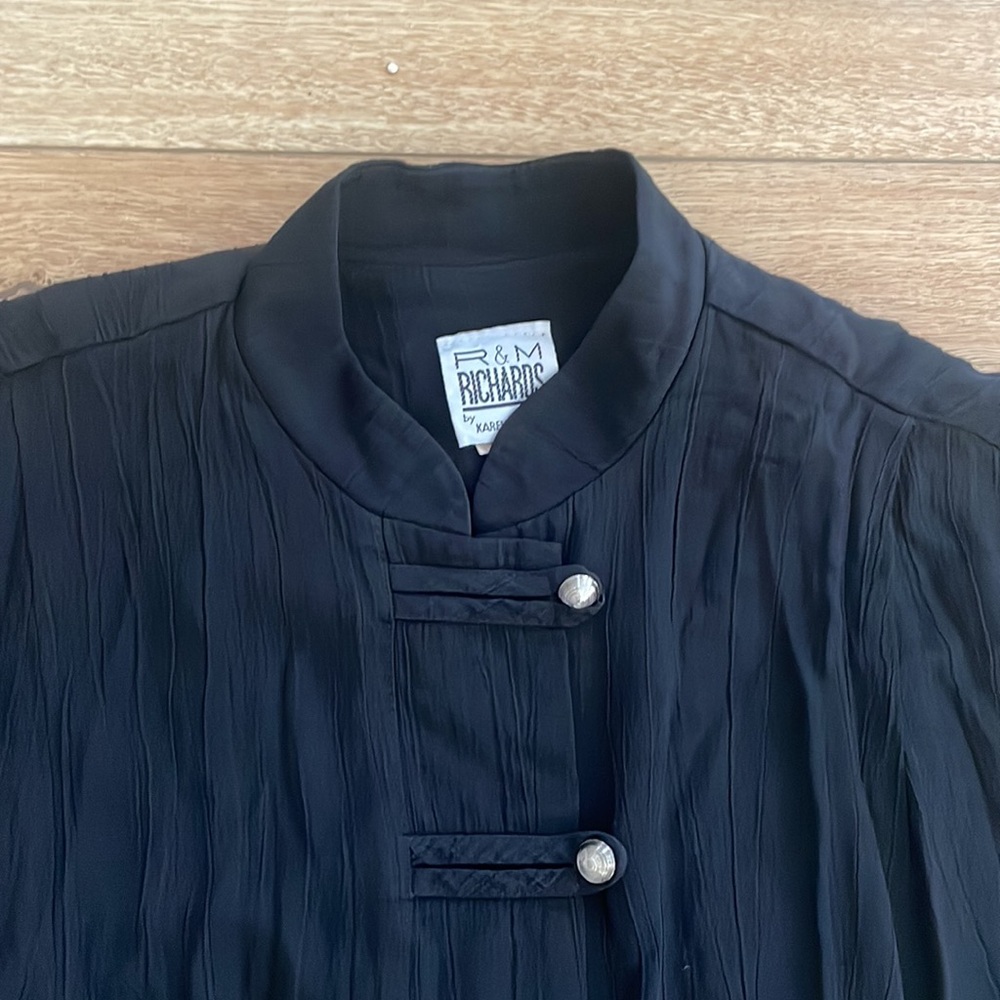 90’s Asian knot style tunic top